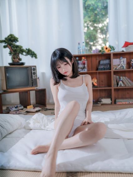 亚洲片美女av_高清在线手机播放